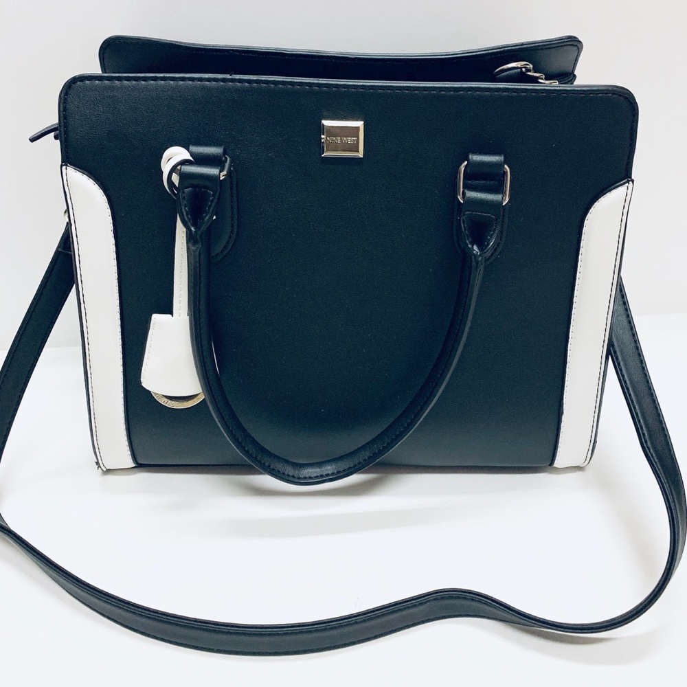 👜 **NWOT** Nine West Black & White Ladies Handbag